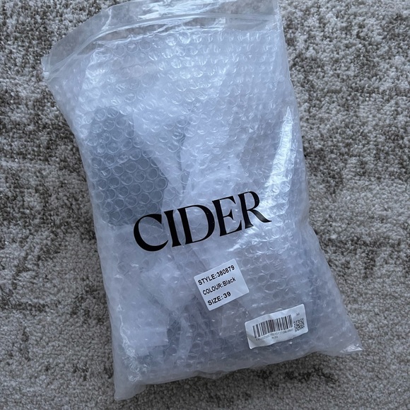 Cider haul w- viral jumpsuits x 2 and shoes ALL BNWT - Picture 8 of 8